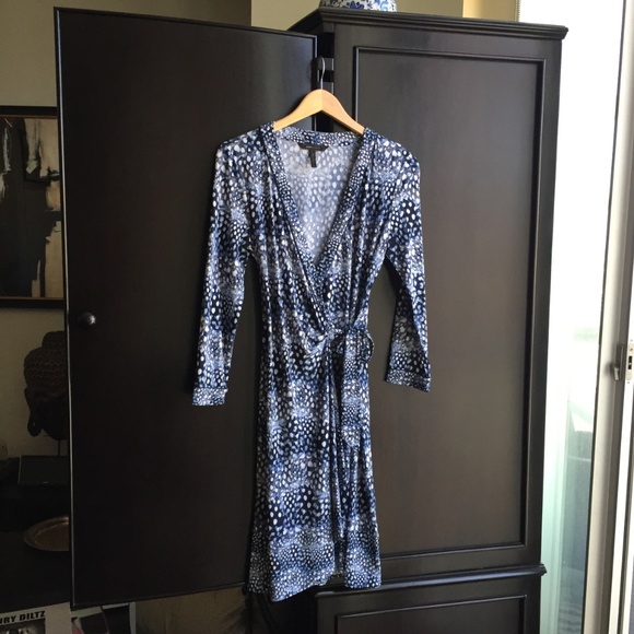 Beautiful print wrap dress - Picture 6 of 8